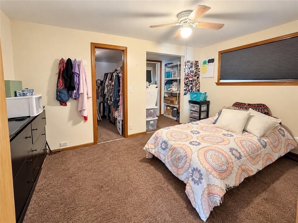 Photo 6 of 8 - 406 Devon Street, Independence, MO 64055