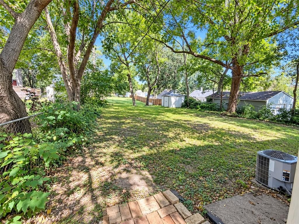 Photo 7 of 8, 406 Devon Street, Independence, MO 64055