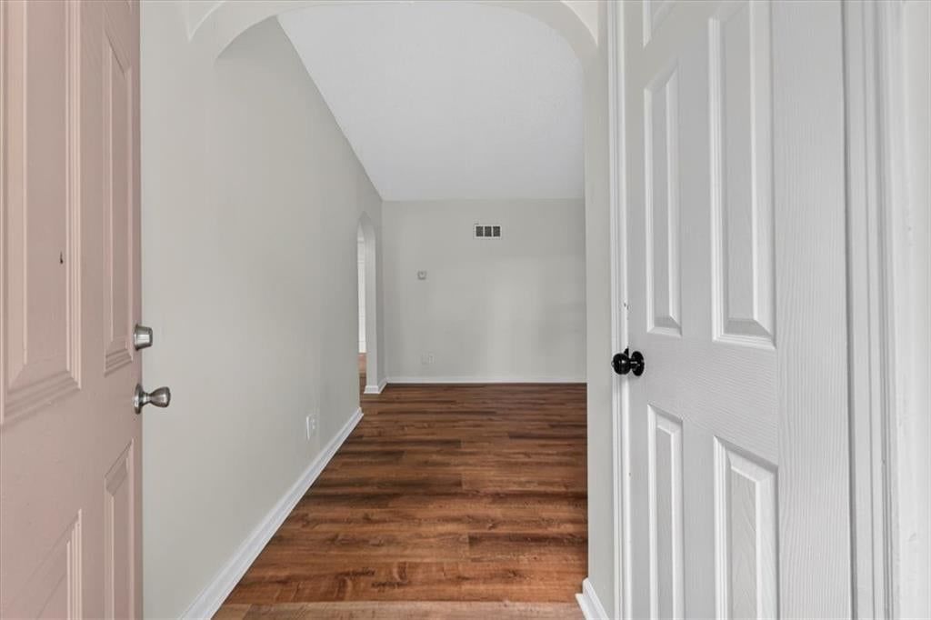 708 W South Street — photo 4