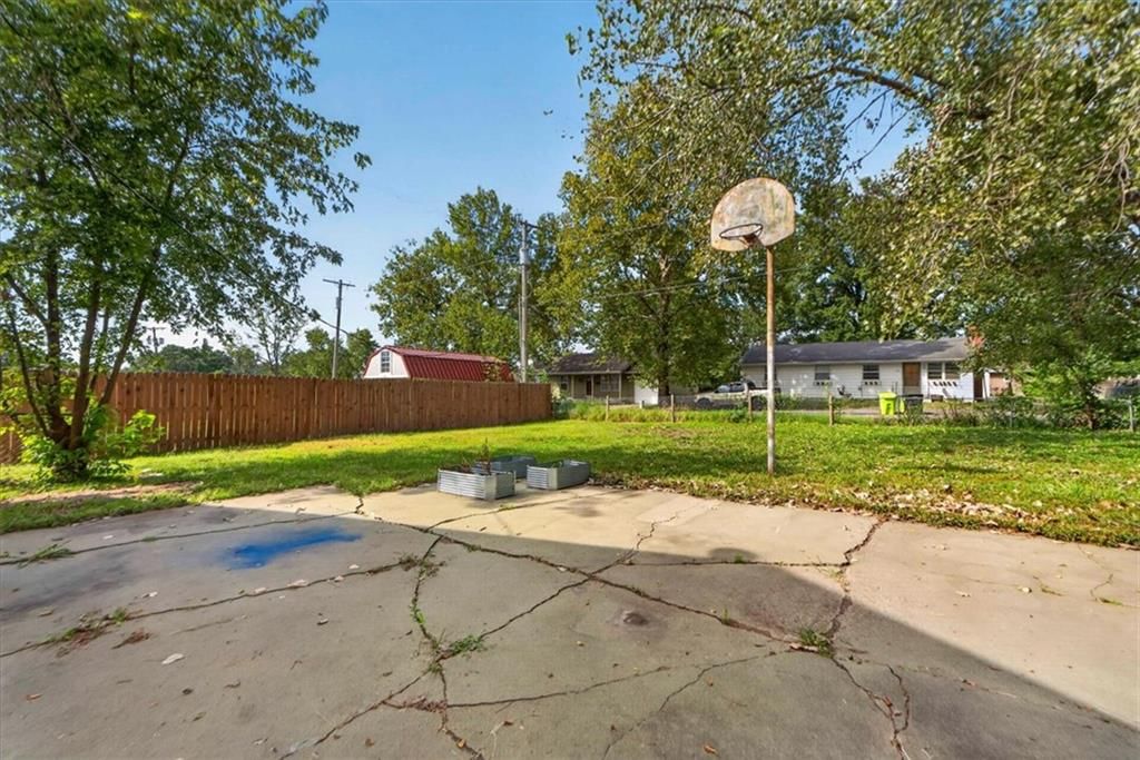708 W South Street — photo 45