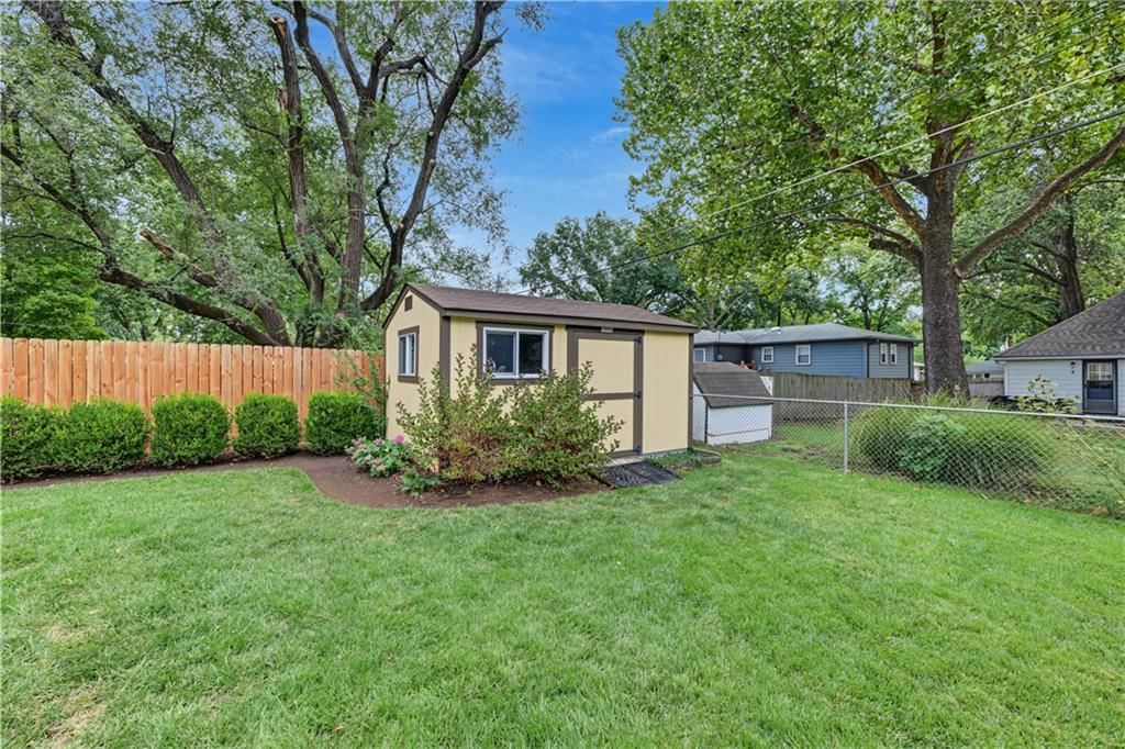 14115 W 93rd Street — photo 32