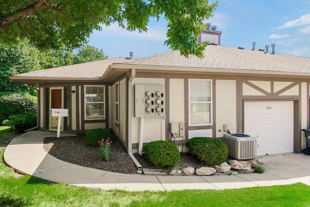 304 E Hansen Court, Independence, MO