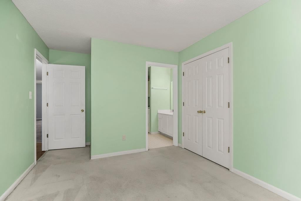 Photo 15 of 21 - 304 E Hansen Court, Independence, MO 64055