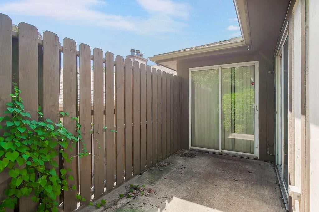 Photo 20 of 21 - 304 E Hansen Court, Independence, MO 64055