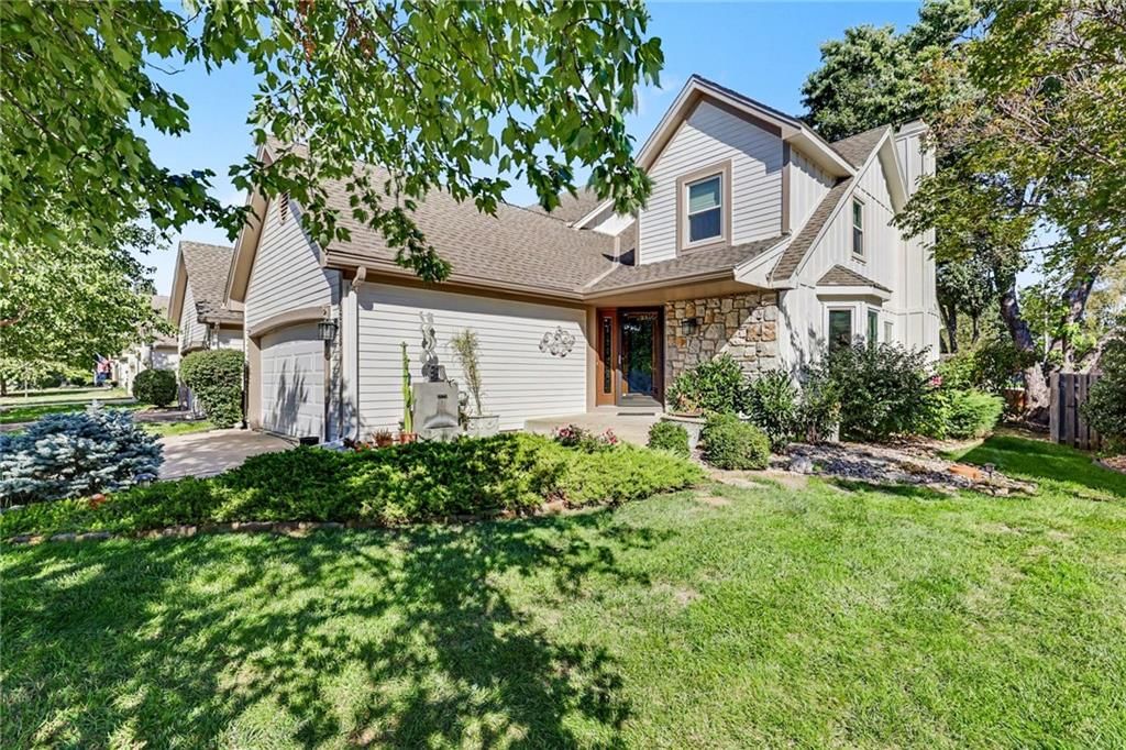 12015 Slater Street, Overland Park, KS: listing photo 2