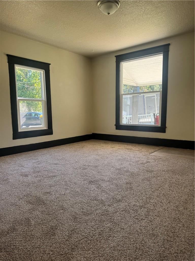 Photo 18 of 27 - 547 Orchard Place, Excelsior Springs, MO 64024