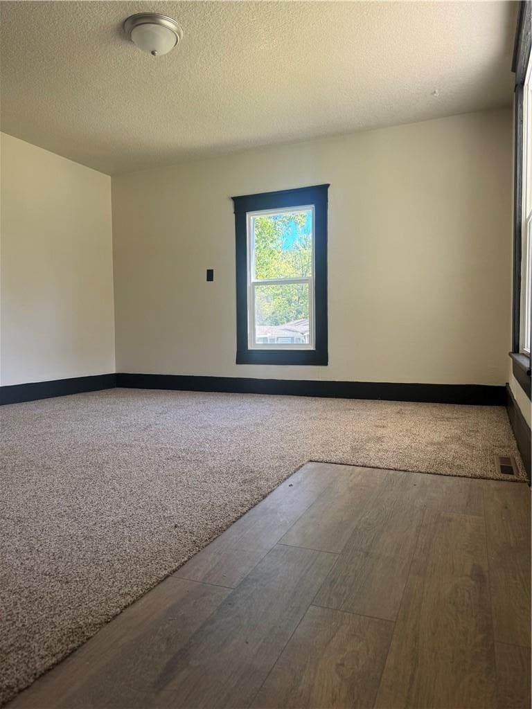 Photo 17 of 27 - 547 Orchard Place, Excelsior Springs, MO 64024