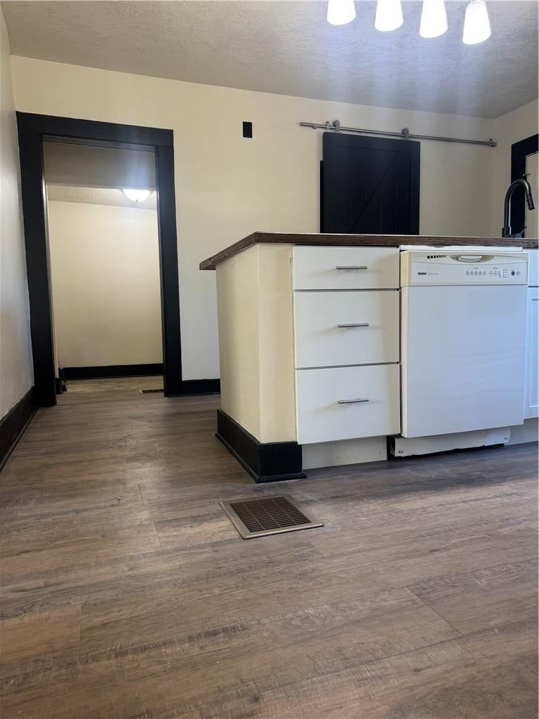 Photo 10 of 27 - 547 Orchard Place, Excelsior Springs, MO 64024