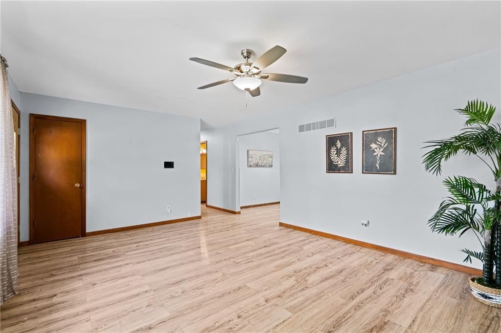 126 SE Moore Street — photo 37