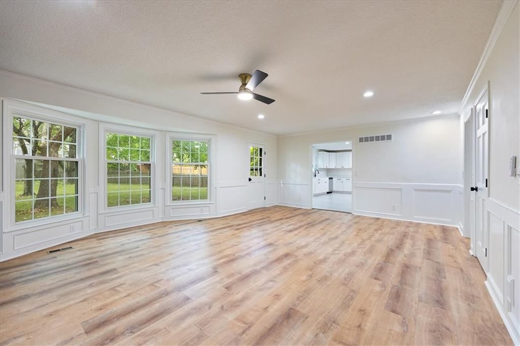 8800 W 115th Street — photo 18