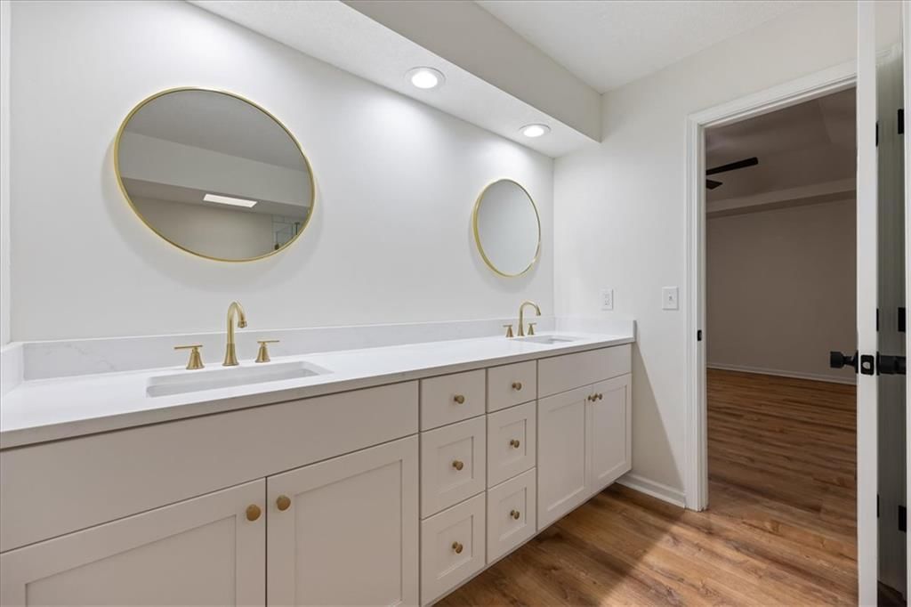 8800 W 115th Street — photo 28
