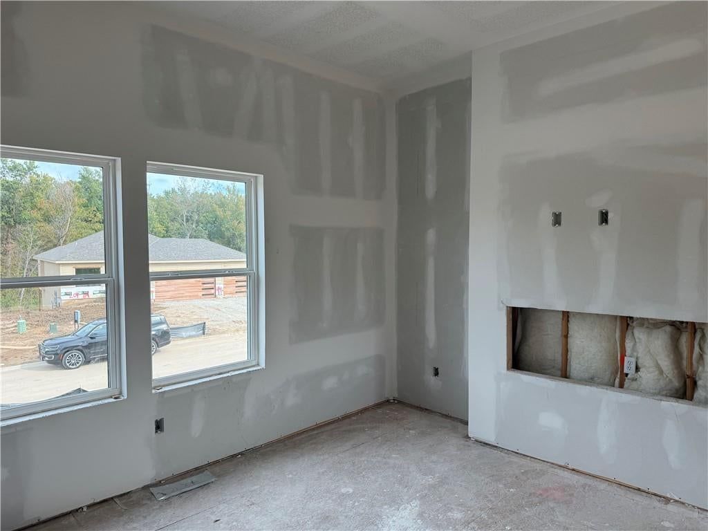 2121 Deerfield Terrace, Liberty, MO: listing photo 2