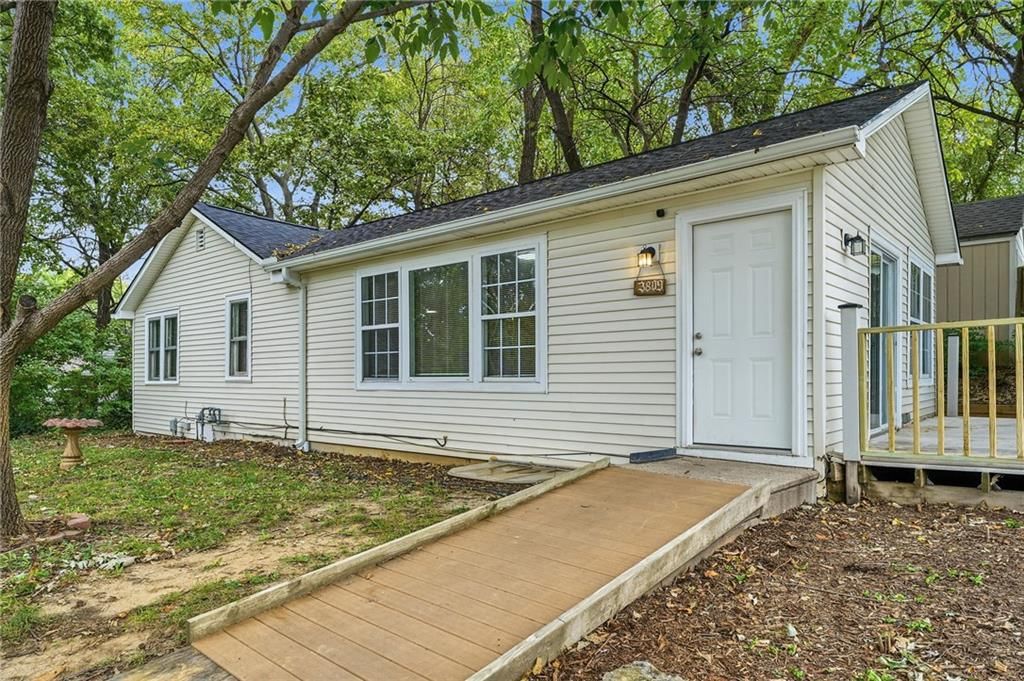3809 N Spruce Avenue, Kansas City, MO: listing photo 3
