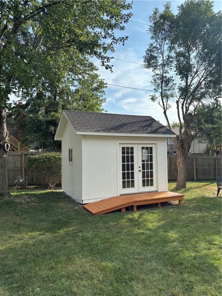1119 E Northview Street — photo 3