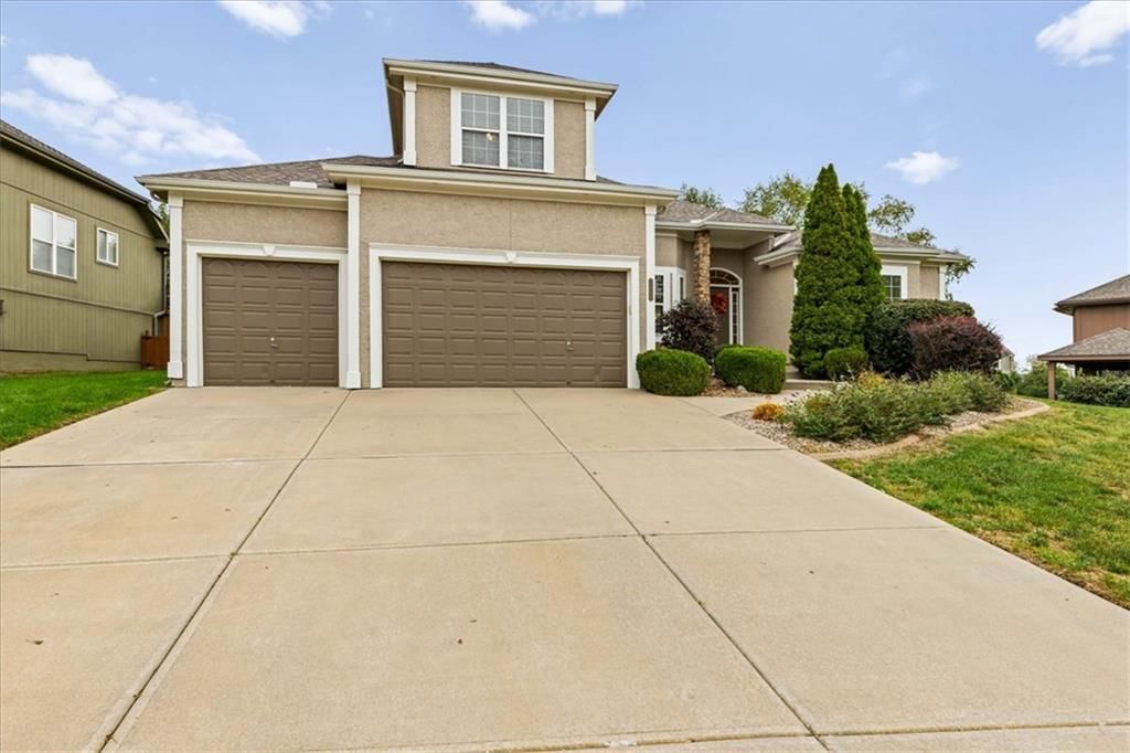 23716 W 52nd Terrace, Shawnee, KS: listing photo 2