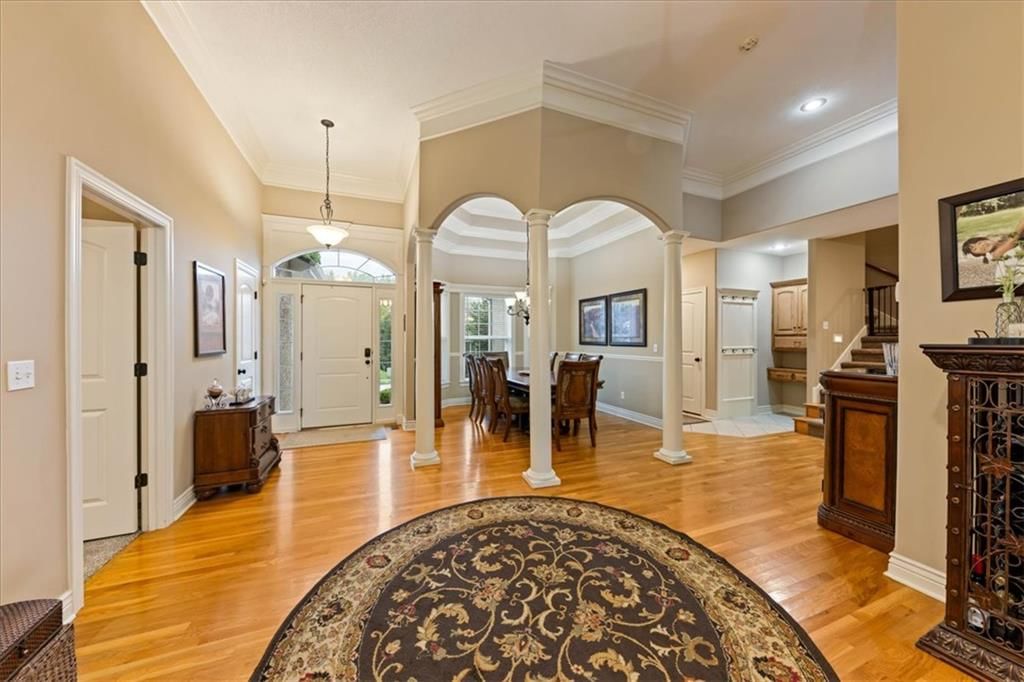 Photo 8 of 44 - 23716 W 52nd Terrace, Shawnee, KS 66226