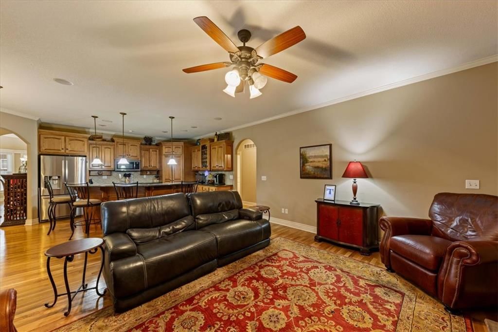 Photo 16 of 44 - 23716 W 52nd Terrace, Shawnee, KS 66226