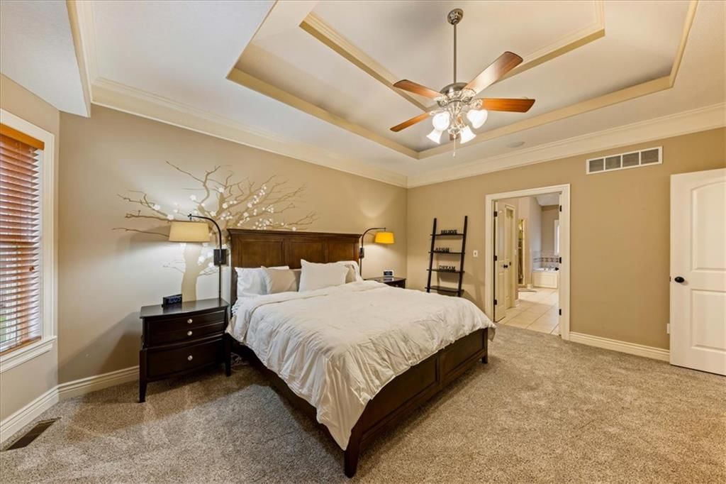 Photo 21 of 44 - 23716 W 52nd Terrace, Shawnee, KS 66226