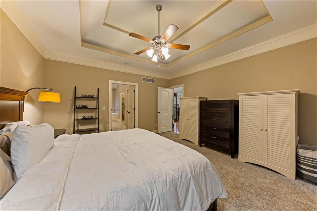 Photo 22 of 44 - 23716 W 52nd Terrace, Shawnee, KS 66226