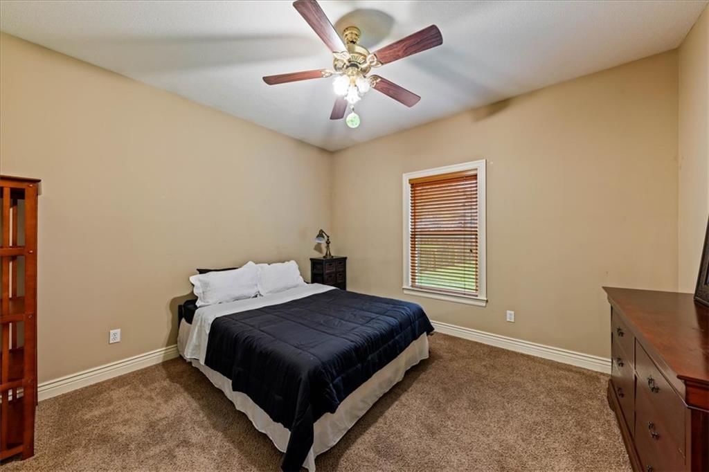 Photo 26 of 44 - 23716 W 52nd Terrace, Shawnee, KS 66226