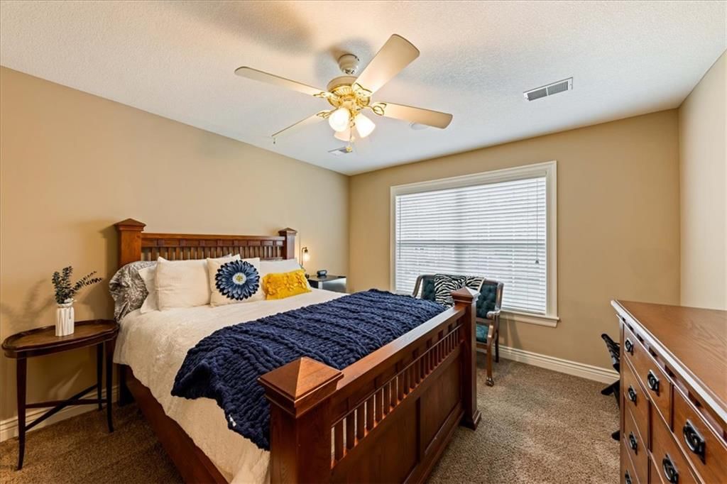 Photo 30 of 44 - 23716 W 52nd Terrace, Shawnee, KS 66226