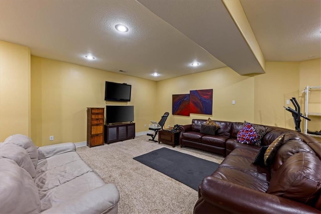 Photo 35 of 44 - 23716 W 52nd Terrace, Shawnee, KS 66226