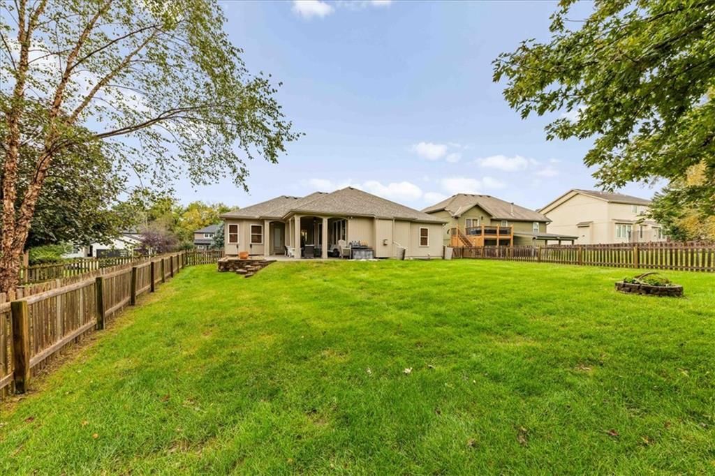 Photo 43 of 44 - 23716 W 52nd Terrace, Shawnee, KS 66226