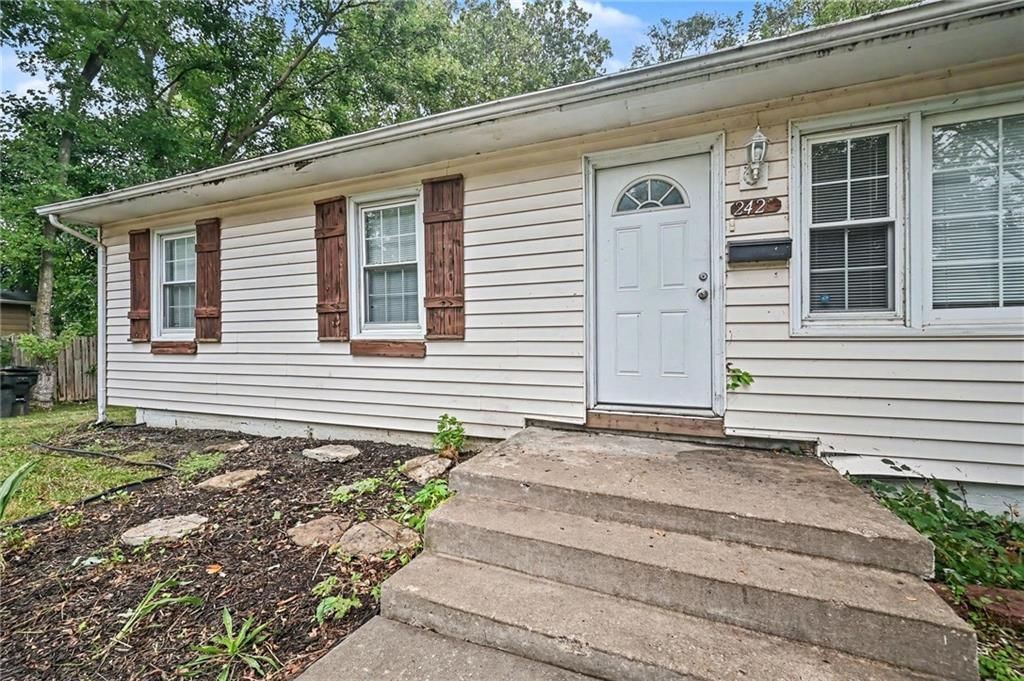 2425 S LEES SUMMIT Road, Independence, MO: listing photo 2