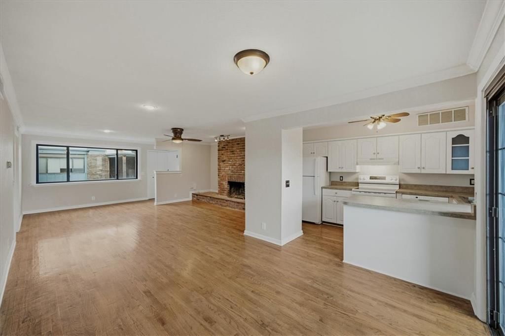 4056 Warwick Boulevard — photo 12
