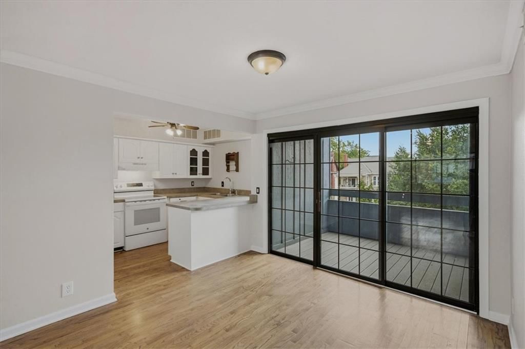 4056 Warwick Boulevard — photo 15