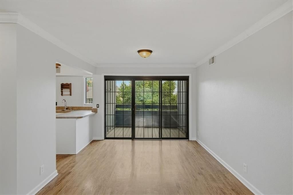 4056 Warwick Boulevard — photo 16