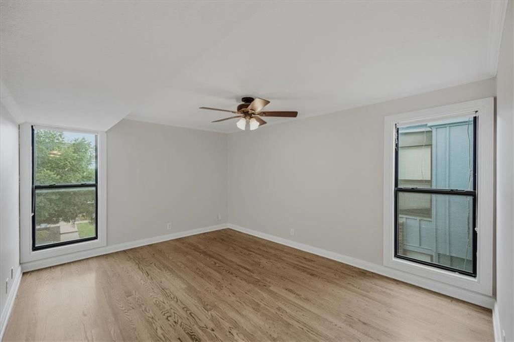 4056 Warwick Boulevard — photo 21
