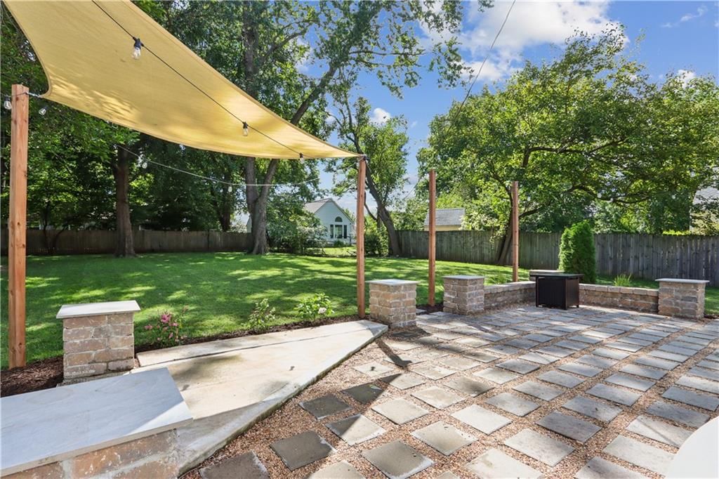 6907 W 77th Terrace, Overland Park, KS: listing photo 3