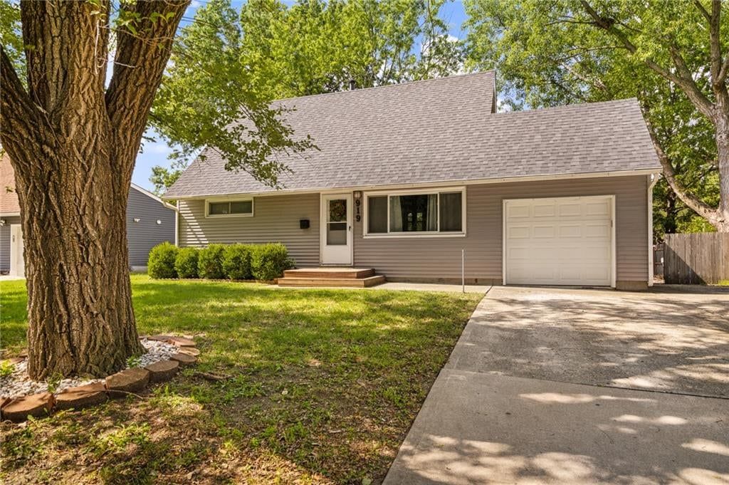919 S Sunset Drive S — photo 4