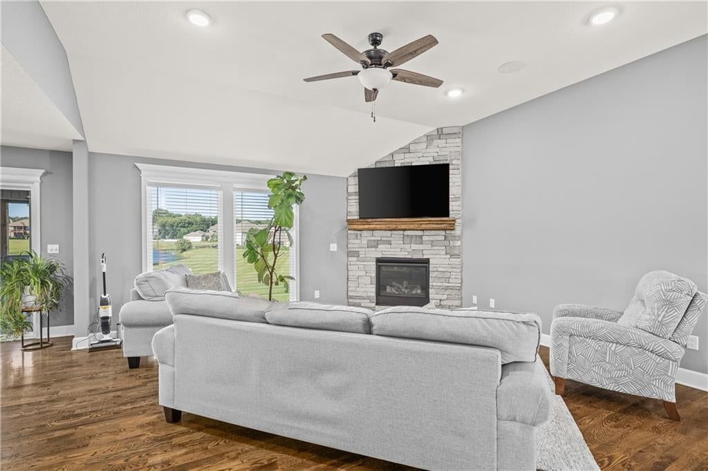 4210 Lake Crest Court — photo 8