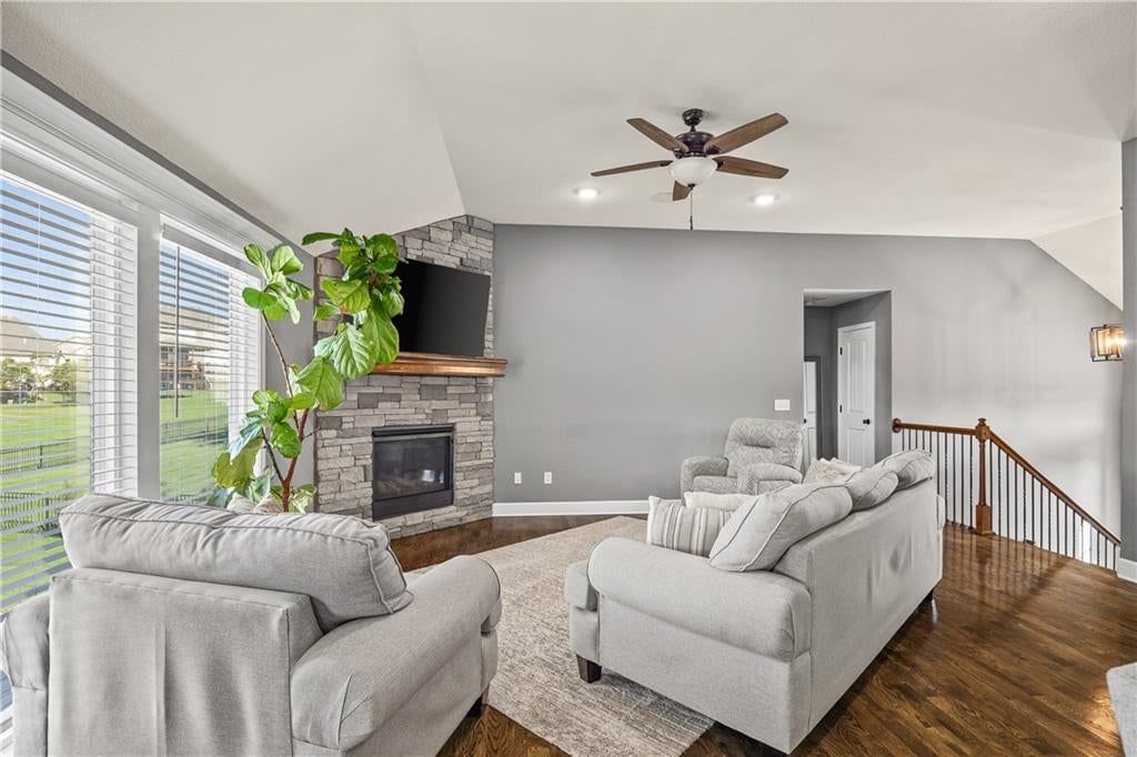 4210 Lake Crest Court — photo 9