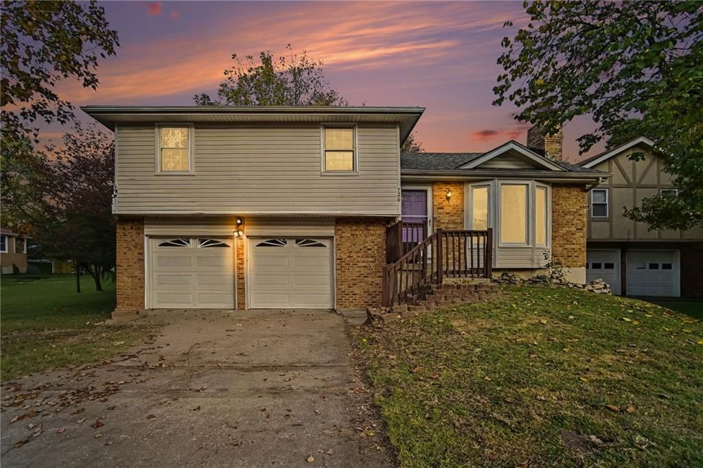 726 Trant Street, Edwardsville, KS: listing photo 2
