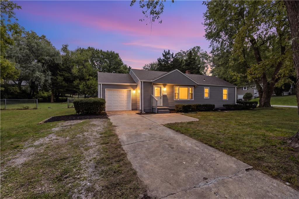 5433 Willow Avenue, Raytown, MO