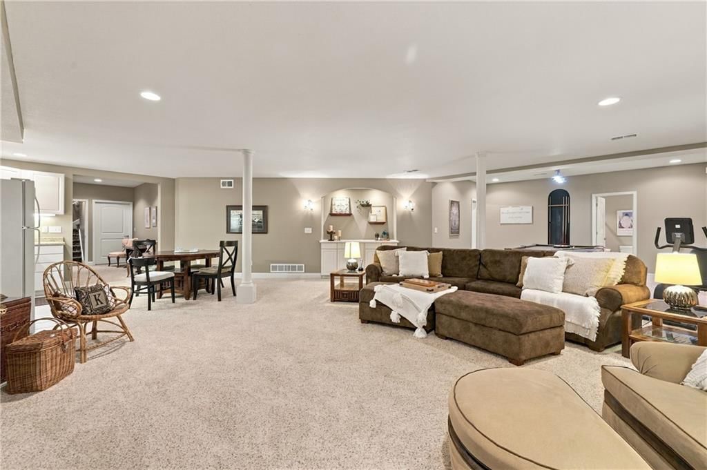 3829 S Coachman Drive — photo 32