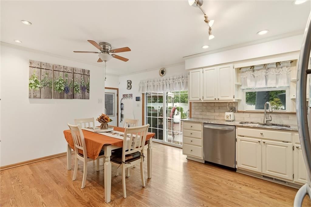 303 SW Marion Lane — photo 9