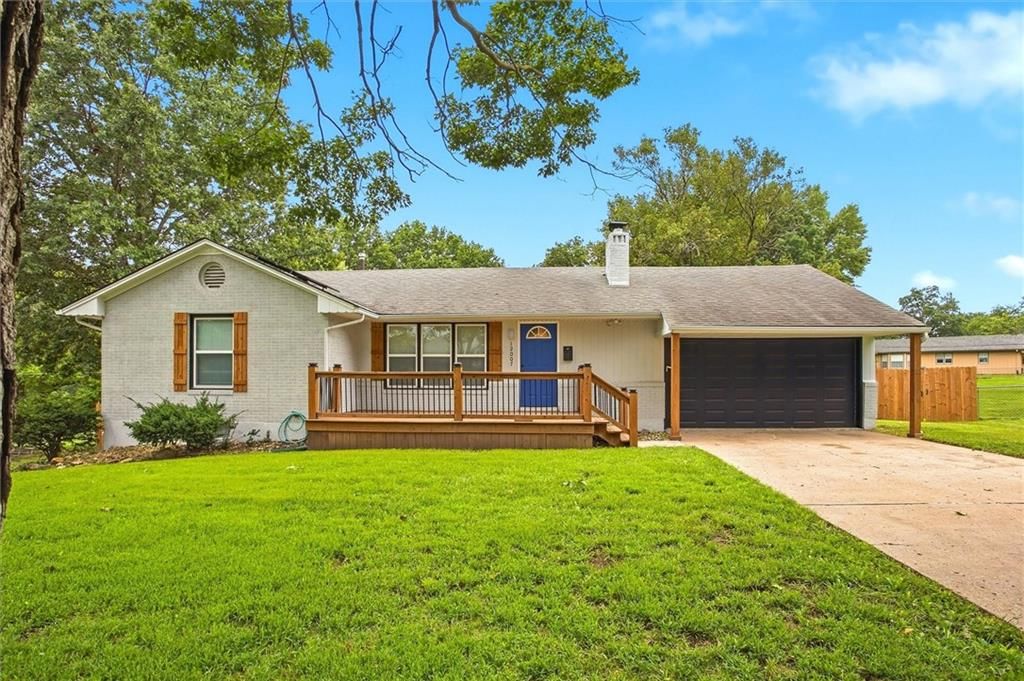 12007 E 48th Street South, Independence, MO