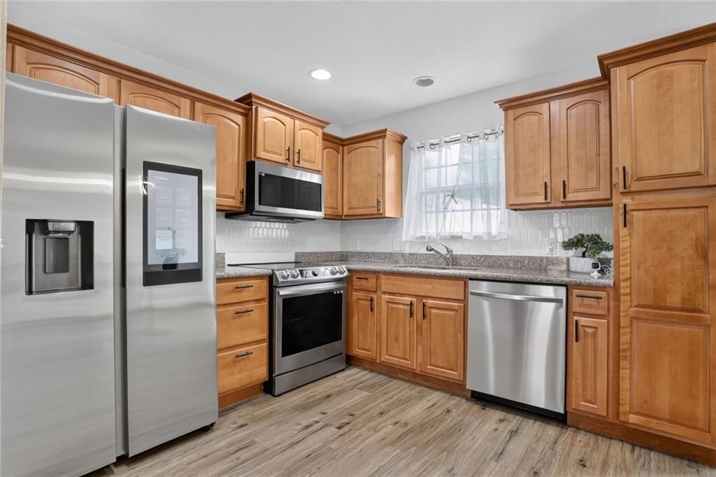21061 Millridge Street — photo 5
