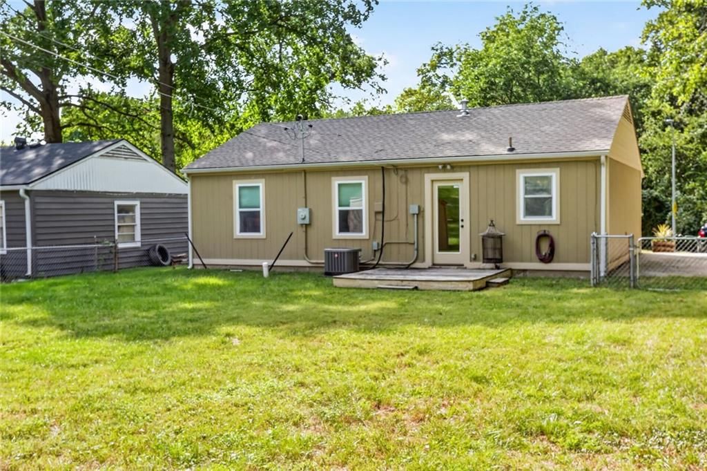 5319 N Woodland Avenue — photo 21