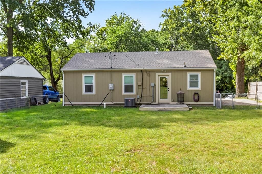 5319 N Woodland Avenue — photo 22