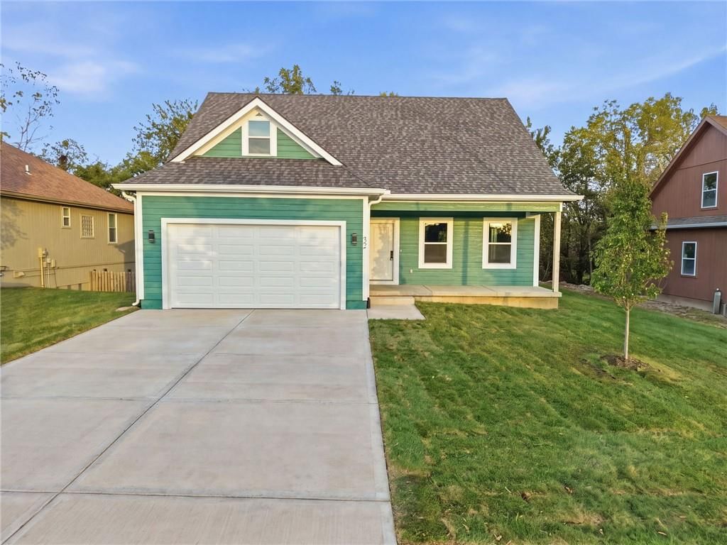 827 Old Paint Road, Raymore, MO