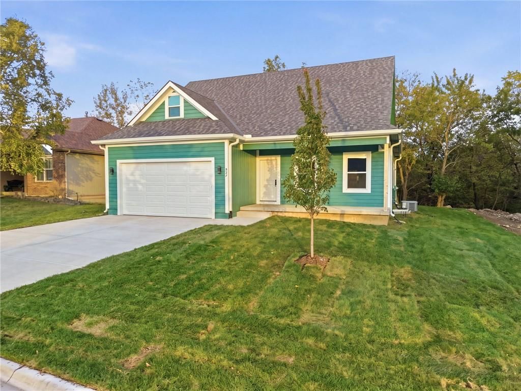 827 Old Paint Road, Raymore, MO: listing photo 2