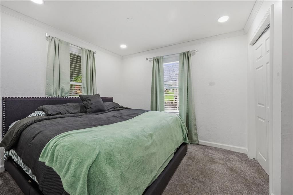 4008 Strong Avenue — photo 12