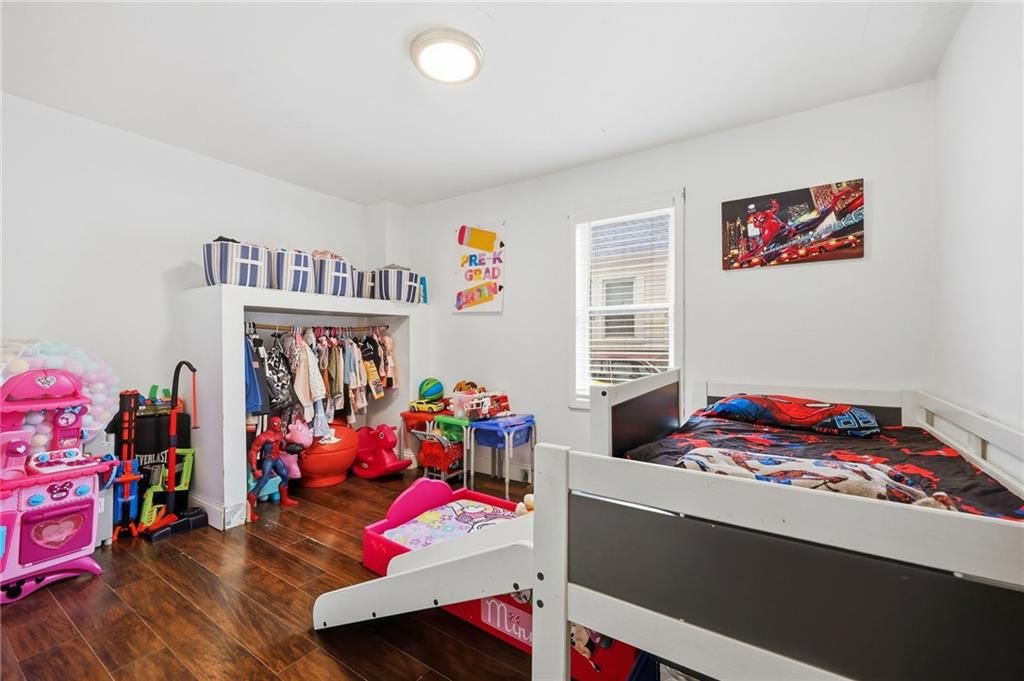 4008 Strong Avenue — photo 13