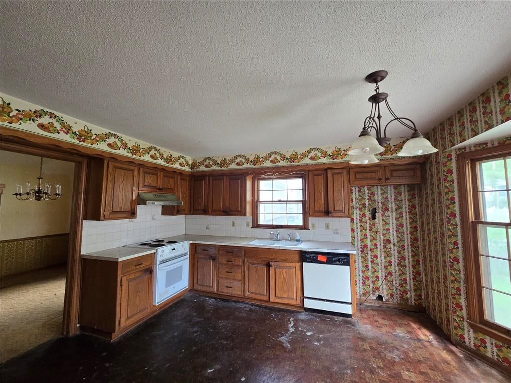 12905 Manchester Avenue — photo 4