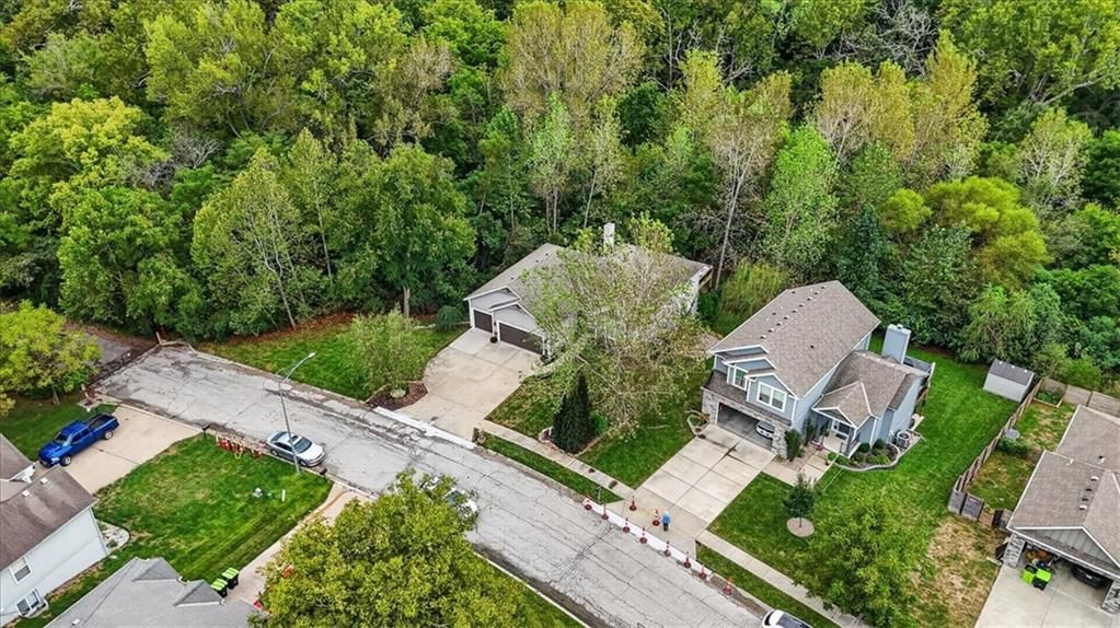 419 E 166th Court, Belton, MO: listing photo 2